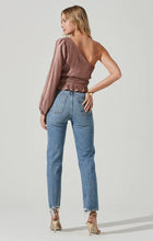 Load image into Gallery viewer, ASTR The Label Zona Pliesse One Shoulder Top
