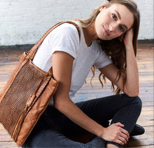 Load image into Gallery viewer, CESTA TOTE - Tan

