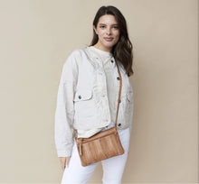 Load image into Gallery viewer, LEE CROSSBODY - Tan
