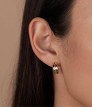 Load image into Gallery viewer, Bold Gold Hoop Earrings
