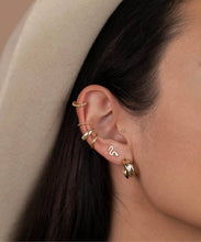 Load image into Gallery viewer, Bold Gold Hoop Earrings
